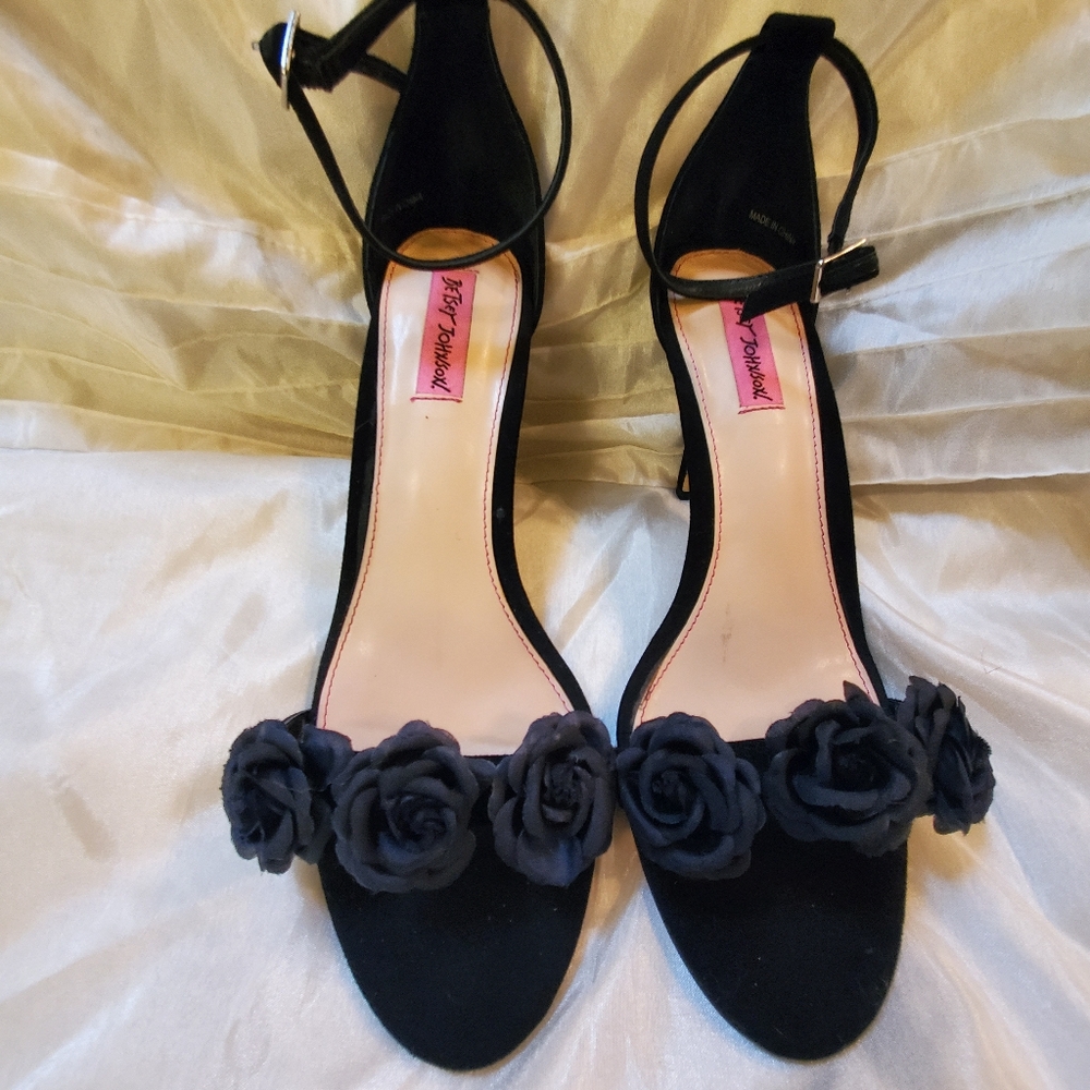 Betsy Johnson ankle strap stiletto size 10